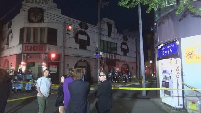 「看板から煙が出ている」未明の繁華街で雑居ビルから火　全員が逃げて無事　けが人なしも一時騒然　|　青森のニュース│ATV NEWS│青森テレビ