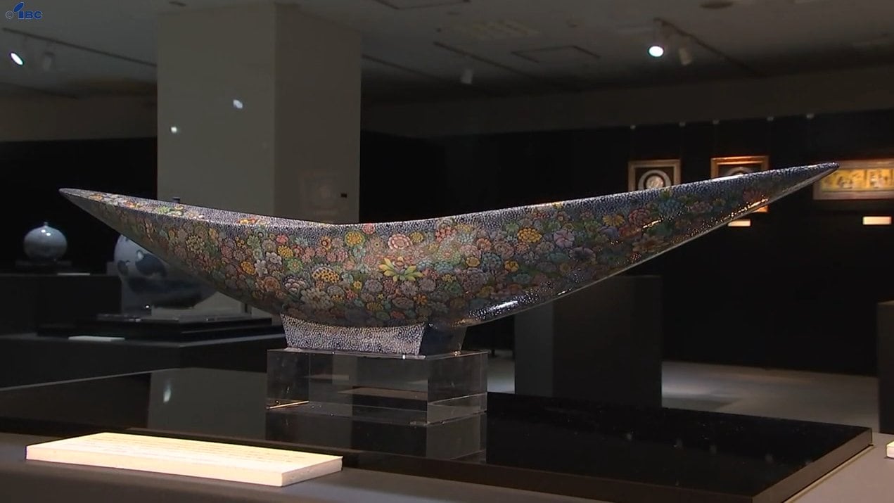 緻密な文様で世界的に評価 陶芸家・葉山有樹の個展始まる 盛岡市 | IBC