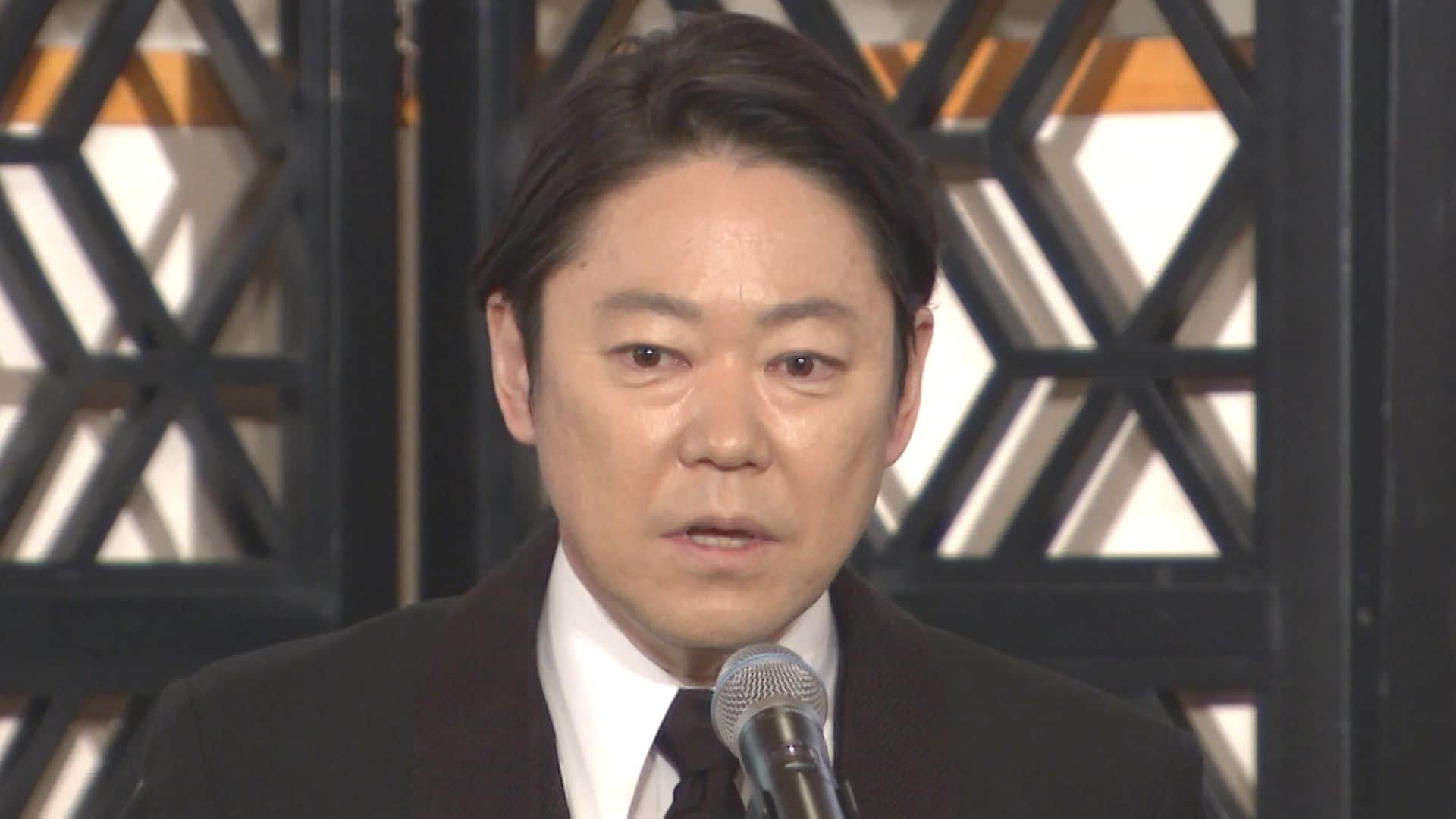 芸術選奨文部科学大臣賞　阿部サダヲ　直筆サイン入り色紙 阿部サダヲ】令和6年度芸術選奨受賞「SPが仁王立ちしてる授賞式