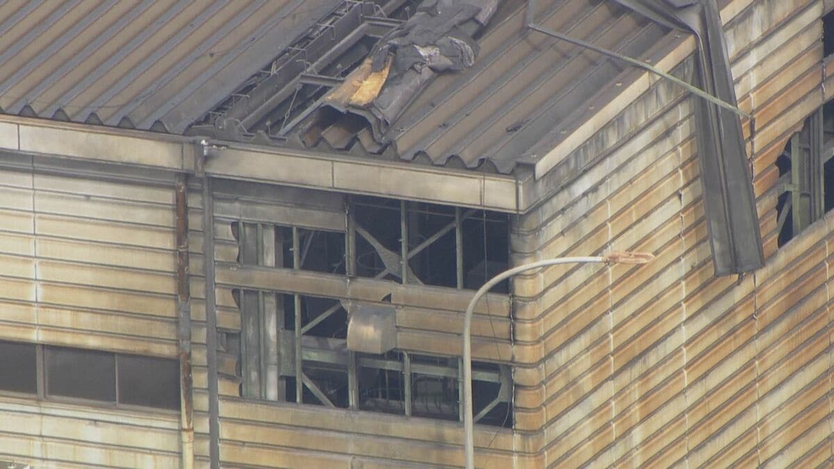 工場の屋根が吹き飛んだ」トヨタ系自動車部品工場で爆発 2人死傷