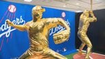 大谷翔平選手の“等身大黄金像” 二刀流揃って展示 2体で計1億1000万円 ジェイアール名古屋タカシマヤの｢大黄金展｣ 7月20日まで開催　|　名古屋・愛知・岐阜・三重のニュース【CBC news】 | CBC web
