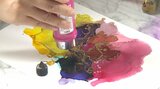 ドライヤーが独特な色の重なりと透明感を生み出す アルコールインクアート展 大分 | 大分のニュース|OBS NEWS|大分放送