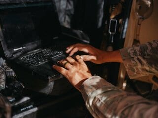米軍の攻撃目標選定でAIの役割拡大を想定－国防総省が基本原則改定| TBS CROSS DIG with Bloomberg