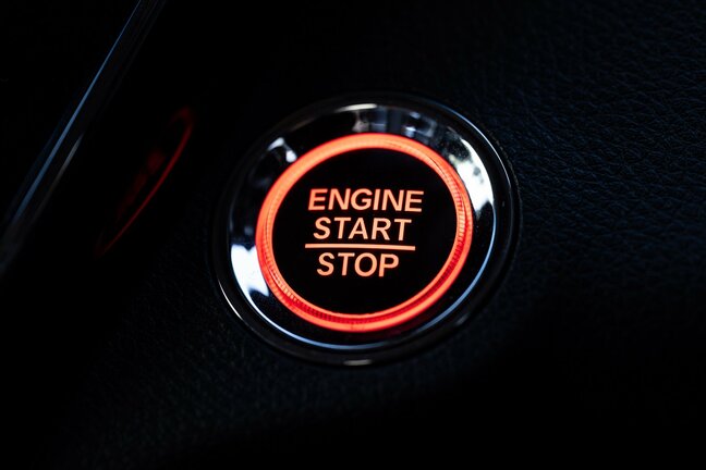 やりすぎ注意 “暖機運転” 月2,000円ムダの試算も…“エンジン温め”から“冬場の視界確保”へ 自動車のプロに聞いてみた|TBS NEWS DIG