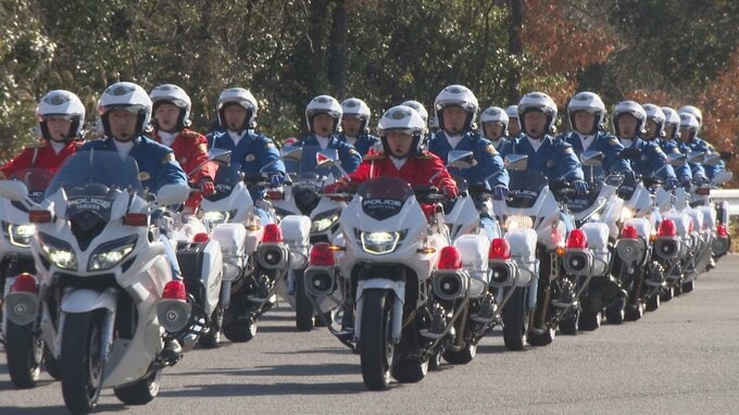 約210人の警官と警察車両32台が行進　県警の年頭視閲式　大分　|　大分のニュース｜OBS NEWS｜大分放送