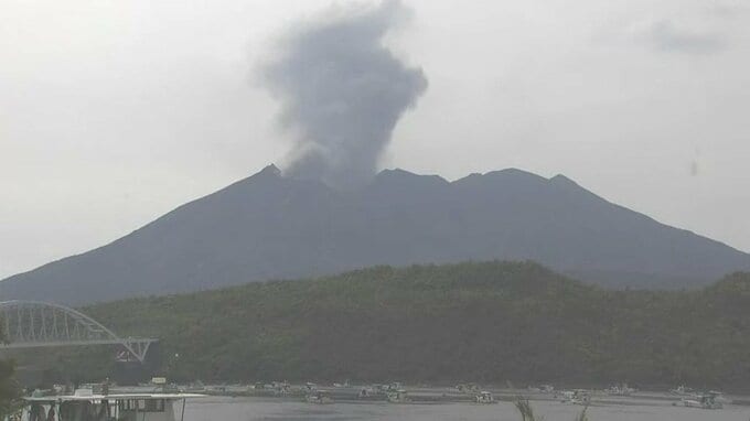 桜島で噴火　噴煙１１００ｍ　【きょう・あすの降灰予報】鹿児島・宮崎|TBS NEWS DIG