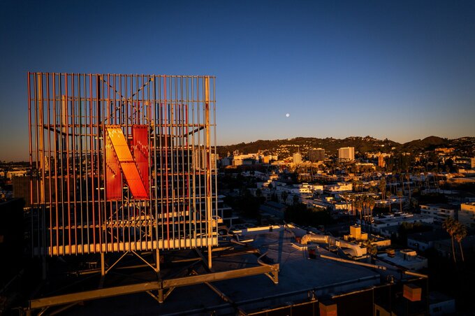 Netflix勝利の舞台裏、ワーナー買収の決め手となった感謝祭の攻防