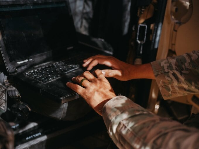 米軍の攻撃目標選定でAIの役割拡大を想定－国防総省が基本原則改定