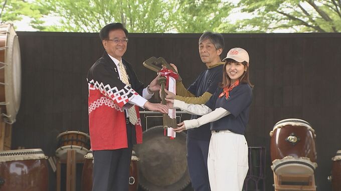 丹沢に本格的な春到来 「第70回秦野丹沢まつり」山開き式で約1500人の登山者が山の安全を祈願|TBS NEWS DIG