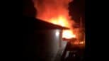 焼け跡から性別不明の1人の遺体「バンバンという音がして音のするほうを見ると炎があがっていた」と通報　木造住宅や物置など4棟が全焼　一人暮らしの男性（61）と連絡がとれず安否確認中【岡山・浅口市】|TBS NEWS DIG