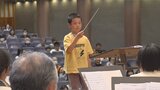 こどもが思い思いに振る指揮棒に合わせ演奏 人気のディズニーソングなど親子で楽しむ こどもの日演奏会|TBS NEWS DIG