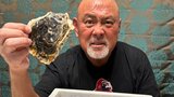 【武藤敬司】岩牡蠣とハンマーで格闘　 “これはオモスだ！！！” 　WWE最大のプロレスラーに例えて奮闘|TBS NEWS DIG