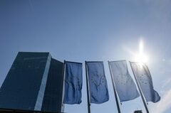 ECBインフレ警戒、統計次第で利上げ視野－ナーゲル、マクルーフ両氏| TBS CROSS DIG with Bloomberg