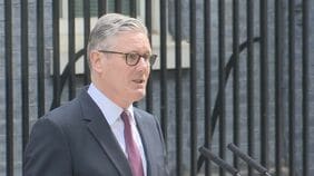 【速報】イギリス・スターマー首相が辞意表明　5月7日の地方選挙で与党労働党大敗　後任候補のバーナム氏が国政復帰し辞任圧力が高まったか|TBS NEWS DIG