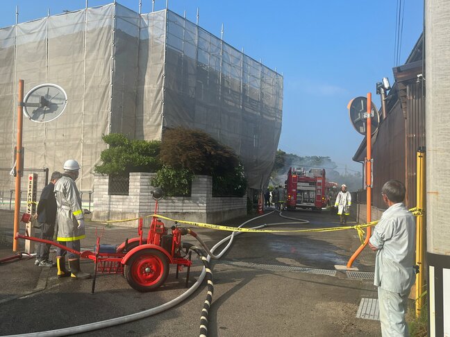 「建物が燃えている」プレハブ4棟と車1台全焼　焼け跡から１人の遺体　市内の79歳男性か　福島市飯坂町|TBS NEWS DIG