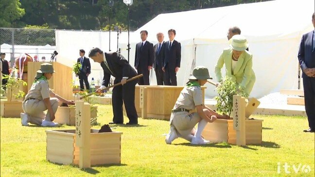全国植樹祭 天皇皇后両陛下が出席 とべ動物園でホッキョクグマ「ピース」と対面も 愛媛|TBS NEWS DIG