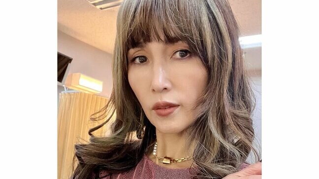 【 工藤静香 】 コンサートツアー開始 「初日には、中島みゆきさんから、とても香りの良い素敵なバラをいただきました♥♥♥♥」|TBS NEWS DIG