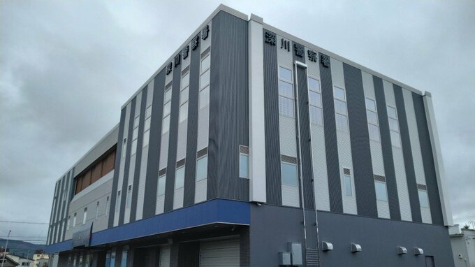 窓からごみを捨てた“不審車両”　偽造した運転免許証を提示か　54歳会社員を逮捕　10年ほど前から“無免許”で余罪の可能性も　北海道深川市|TBS NEWS DIG