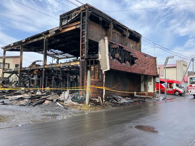 住宅２棟全焼　焼け跡から１人の遺体　火元住宅の男性と連絡取れず　|　青森のニュース│ATV NEWS│青森テレビ