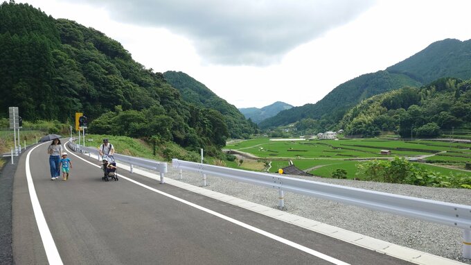 豪雨復旧のJR日田彦山線“BRTひこぼしライン”をウォーキング！ 新しい車両も公開　|　大分のニュース｜OBS NEWS｜大分放送