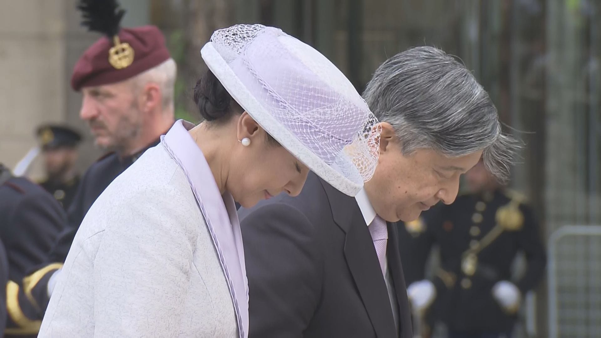 【速報】天皇皇后両陛下　オランダの戦没者記念碑に1分半超える拝礼　日蘭の“苦難の歴史”に思い|TBS NEWS DIG