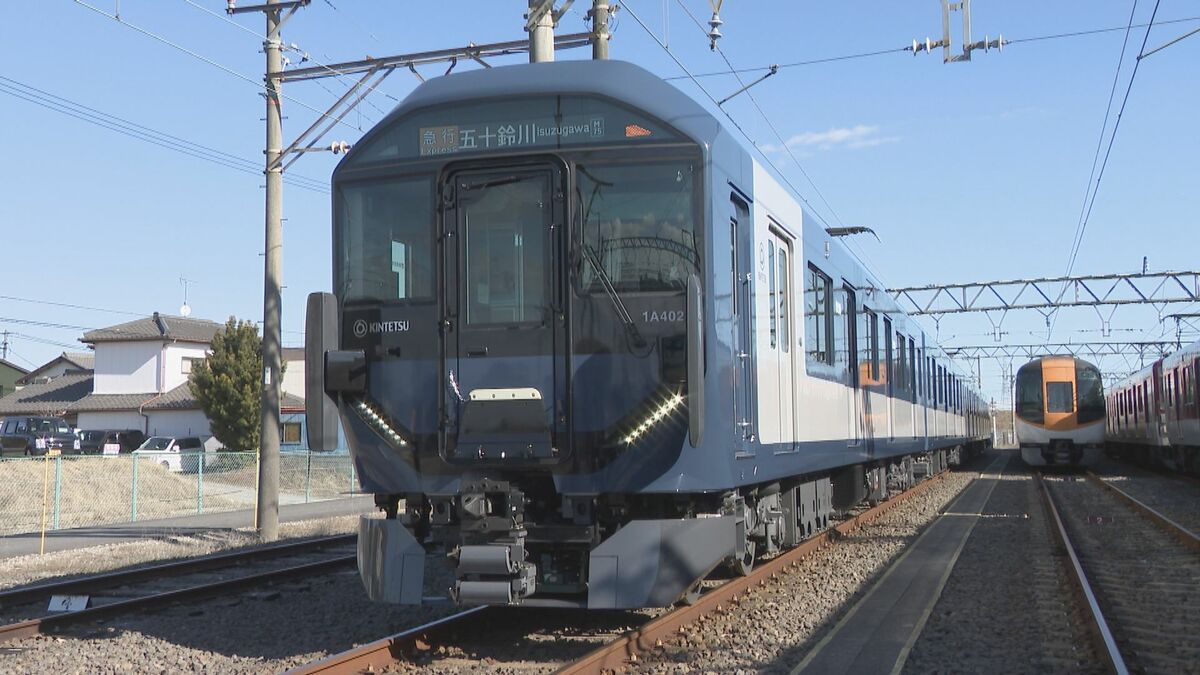 近鉄名古屋線で28年ぶりの新型一般車両｢1A系｣ メインカラーは“赤”→“青”に コーナー型の座席｢やさしば｣って何？