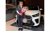 【元・おニャン子クラブ】 内海和子さん 「4台目のBMW」 新車と2ショット 「車は私の相棒」|TBS NEWS DIG