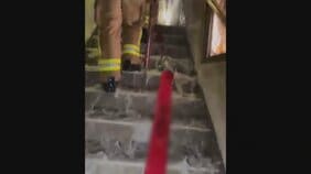 【独自】香港マンション火災 発生翌日のマンション内での救助活動 映像入手 死者128人|TBS NEWS DIG