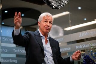 JPモルガンのダイモンCEO、英財務相と面会へ－銀行増税観測強まる中| TBS CROSS DIG with Bloomberg