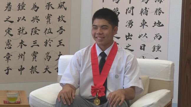 夏の甲子園覇者「沖縄尚学」の眞喜志主将が故郷に優勝報告|TBS NEWS DIG