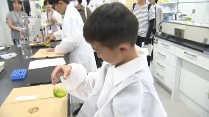 白衣に身を包み 衛生環境研究所で子どもたちが化学や生物を学ぶ 愛媛|TBS NEWS DIG