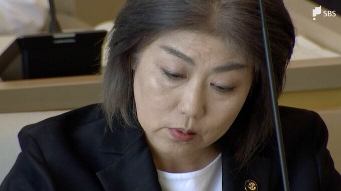 田久保真紀市長に対する不信任決議案、全会一致で可決 市長の議会解散か辞職・失職の判断焦点に＝静岡・伊東市議会【速報】　|　静岡のニュース | SBSNEWS | 静岡放送