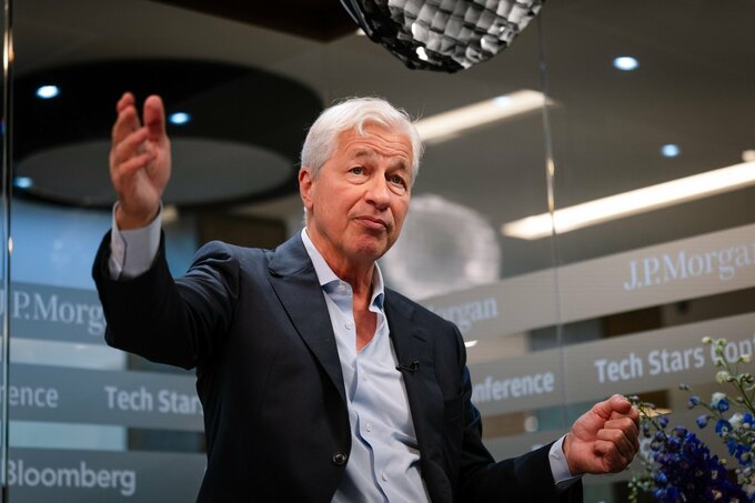 JPモルガンのダイモンCEO、英財務相と面会へ－銀行増税観測強まる中