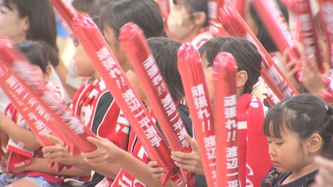 パリ五輪 200M平泳ぎ　渡辺一平が決勝進出　地元から熱い声援　大分・津久見市　|　大分のニュース｜OBS NEWS｜大分放送