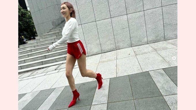加護亜依さん　「何気にピンクヘアお気に入り」　赤色系コーデ披露　応援リプライ続々|TBS NEWS DIG