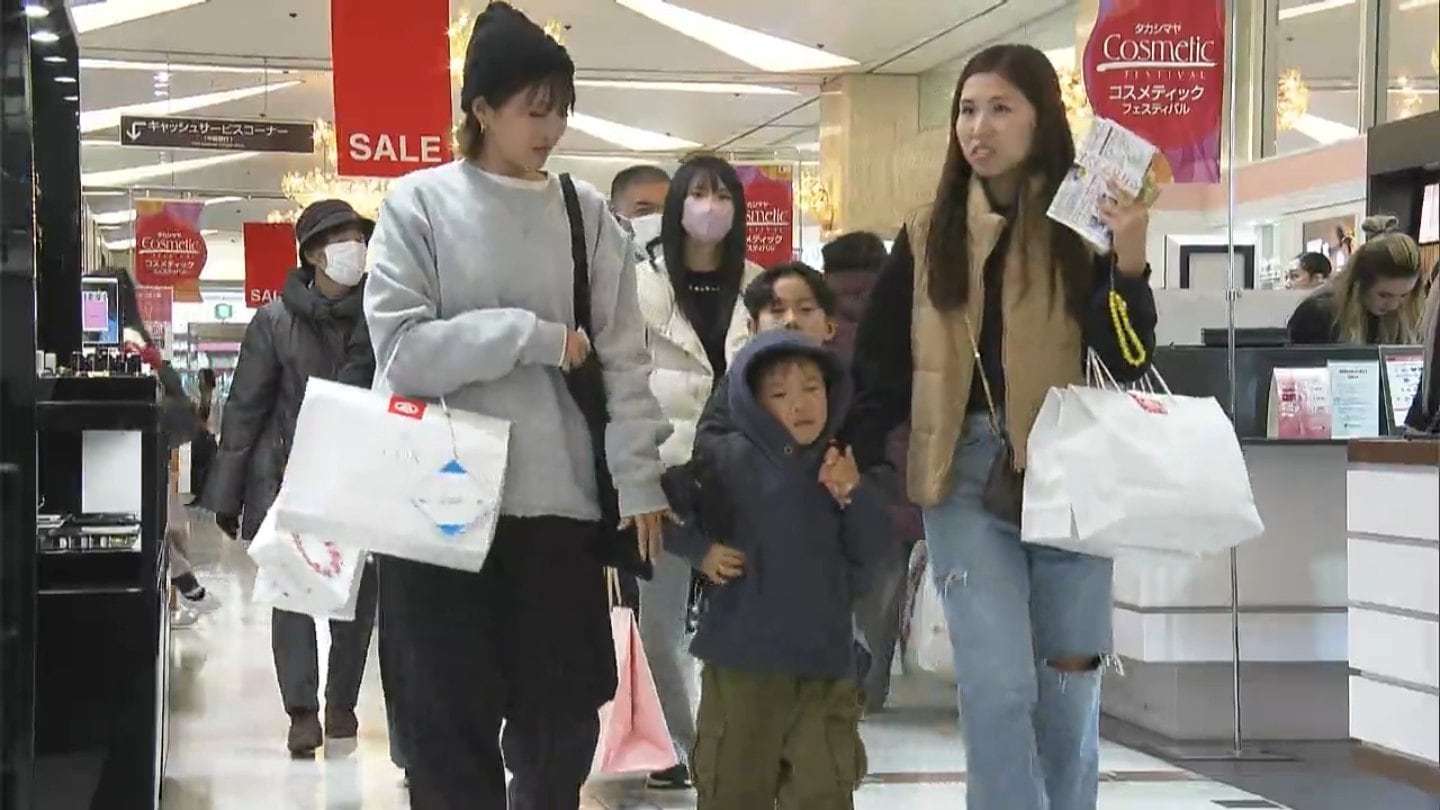岡山高島屋で新春恒例の「初売り」にぎわう 2189万円の住宅が抽選で 