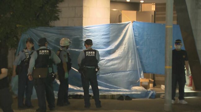 【速報】神戸市中央区のマンションで殺人事件が発生　住人の24歳女性が若い男に刃物で刺され死亡　男は逃走中　「エレベーター内で男女がもめている、悲鳴が聞こえた」と通報　ポートライナーの貿易センター駅近く|TBS NEWS DIG