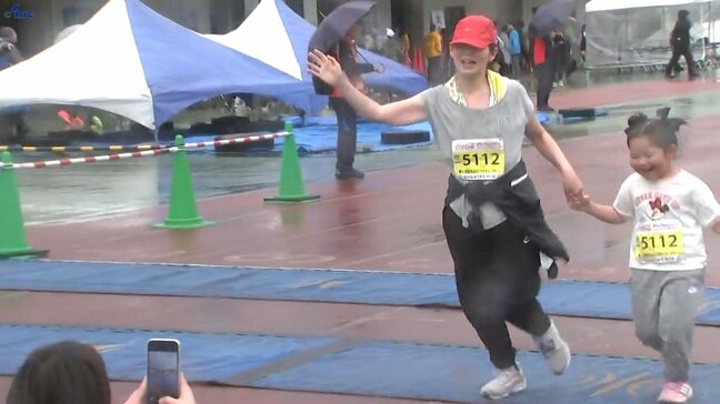 新緑の雫石町を駆け抜ける恒例のマラソン大会にランナー約1200人 IBCアナウンサーも盛り上げに一役|TBS NEWS DIG