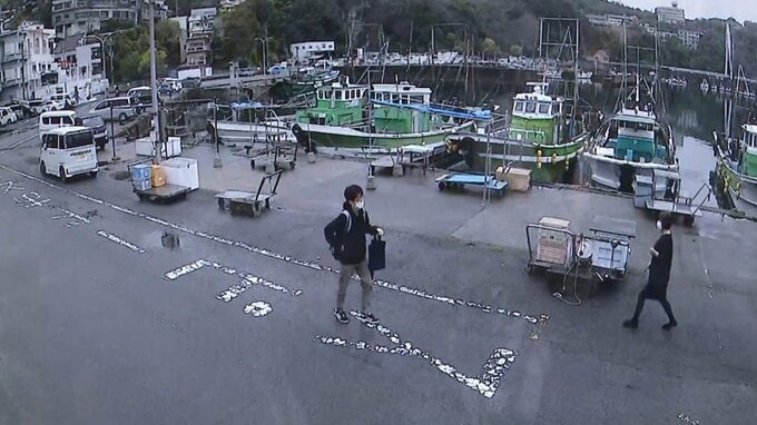 【防犯カメラ映像】総理の車列を追うように現場へ向かう木村隆二容疑者の姿…岸田総理演説会場に爆発物　リュックを背負い漁港方面へ|TBS NEWS DIG