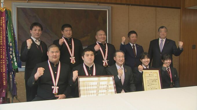 名門・鳥取城北高校男子相撲部　全国選抜大会団体優勝を報告　女子ソフトボール部も3位入賞|TBS NEWS DIG