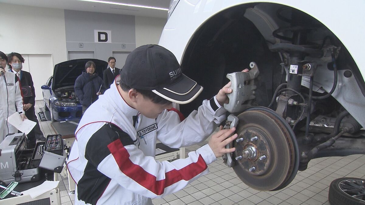 自動車整備士を目指す専門学校生が技術を披露　2年間の集大成を発表　大分