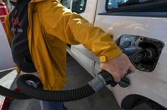 世帯当たり170ドルの負担増、トランプ氏の石油関税で－ゴールドマン| TBS CROSS DIG with Bloomberg