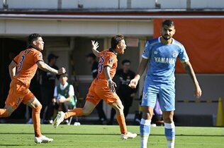 乾貴士が決勝弾! 清水が“運命の決戦”を制し再び2位浮上! 磐田 痛恨の敗戦【静岡三国決戦ファイナルラウンド速報】 | 静岡のニュース | SBSNEWS | 静岡放送