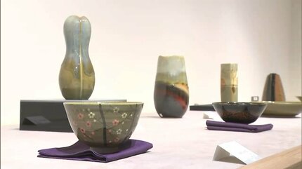 虫明焼に釉薬で鮮やかな色彩を加えた独自の作風 黒井博史さんの個展に