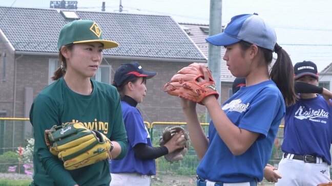 「ナックル姫」が小学生に技術指導　日本やアメリカの独立リーグで活躍　吉田えりさん野球教室|TBS NEWS DIG