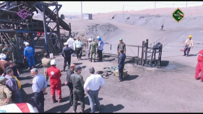 イラン東部の炭鉱で爆発　少なくとも51人死亡　救助作業は難航|TBS NEWS DIG