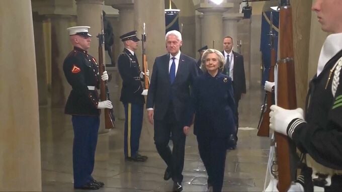 アメリカ下院委員会がクリントン元大統領夫妻に召喚状　エプスタイン氏疑惑めぐり　ビル・クリントン氏とヒラリー・クリントン元国務長官|TBS NEWS DIG