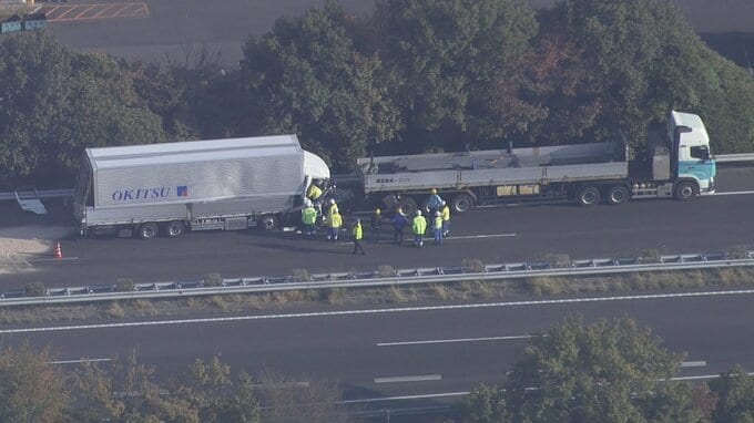 北関東自動車道で大型トレーラーと大型トラックの事故　60代男性が死亡　事故の影響で北関東道・東行きの伊勢崎IC～太田薮塚ICで通行止め　群馬・伊勢崎市|TBS NEWS DIG