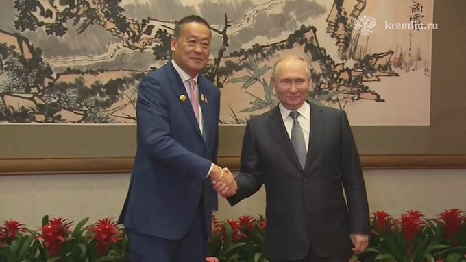 プーチン大統領がタイのセター首相と会談 タイ訪問の招待に「コップンカップ」と応じる