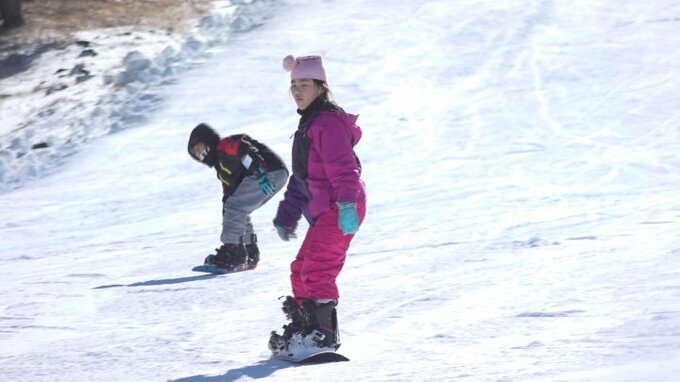 3連休最終日の観光地にぎわう　富士北麓のふじてんスノーリゾート　|　山梨のニュース | ＵＴＹテレビ山梨